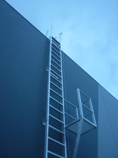 Fixed Ladder for Safe Access to Roof